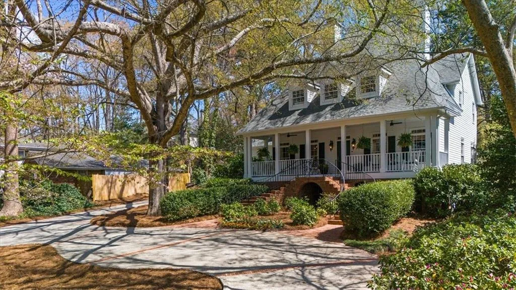 4635 High Point Road, Atlanta, Georgia 30342, 6 Bedrooms Bedrooms, ,3 BathroomsBathrooms,Residential,Sold,4635 High Point Road,7545184
