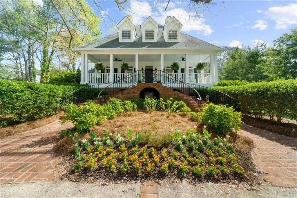 4635 High Point Road, Atlanta, Georgia 30342, 6 Bedrooms Bedrooms, ,3 BathroomsBathrooms,Residential,Sold,4635 High Point Road,7545184