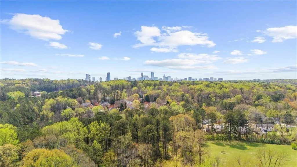 4635 High Point Road, Atlanta, Georgia 30342, 6 Bedrooms Bedrooms, ,3 BathroomsBathrooms,Residential,Sold,4635 High Point Road,7545184
