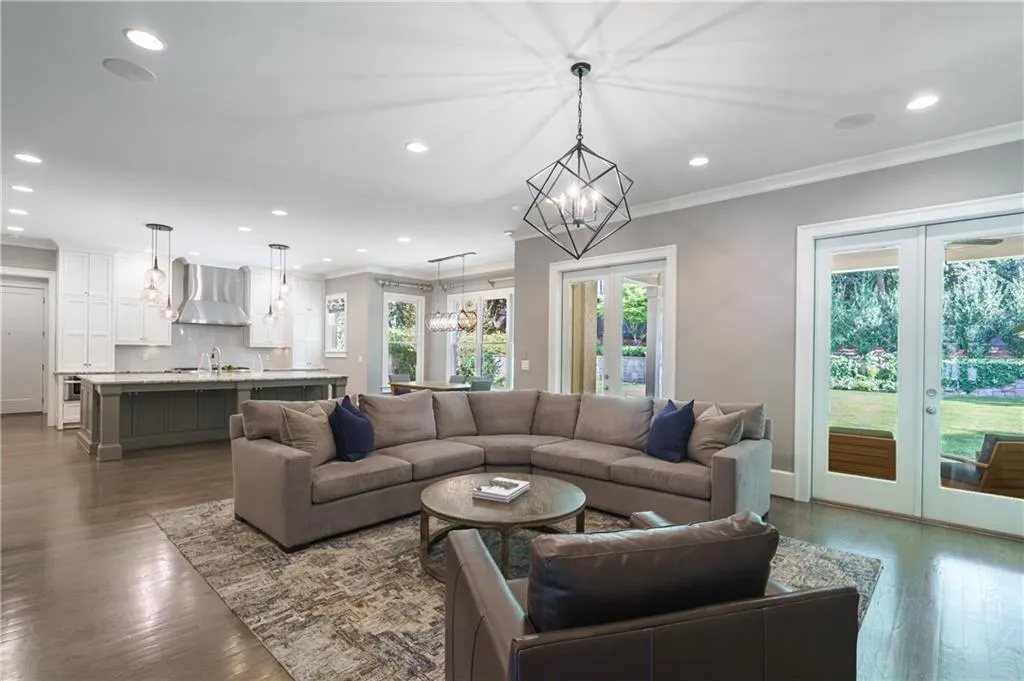 192 Pine Lake Drive, Atlanta, Georgia 30327, 5 Bedrooms Bedrooms, ,5 BathroomsBathrooms,Residential,Sold,192 Pine Lake Drive,6958745