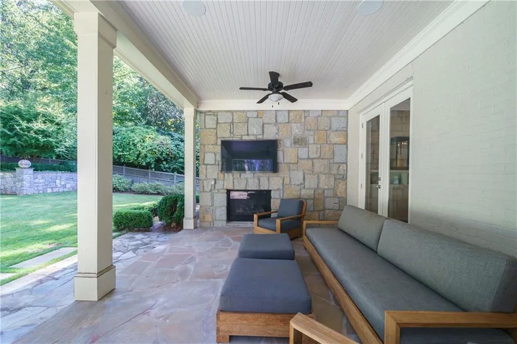 192 Pine Lake Drive, Atlanta, Georgia 30327, 5 Bedrooms Bedrooms, ,5 BathroomsBathrooms,Residential,Sold,192 Pine Lake Drive,6958745