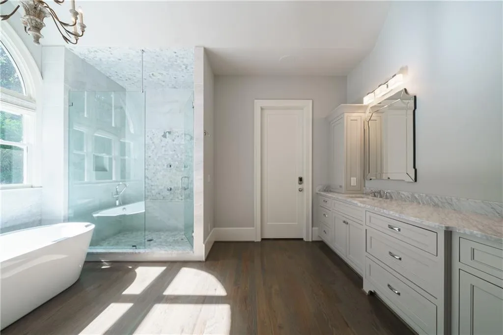 192 Pine Lake Drive, Atlanta, Georgia 30327, 5 Bedrooms Bedrooms, ,5 BathroomsBathrooms,Residential,Sold,192 Pine Lake Drive,6958745