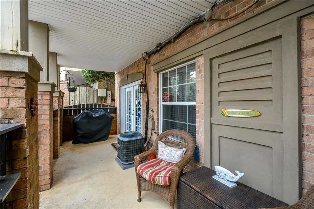 6980 Roswell Road Ne Unit D9, Atlanta, Georgia 30328, 1 Bedroom Bedrooms, ,Residential,Sold,6980 Roswell Road Ne Unit D9,6513436