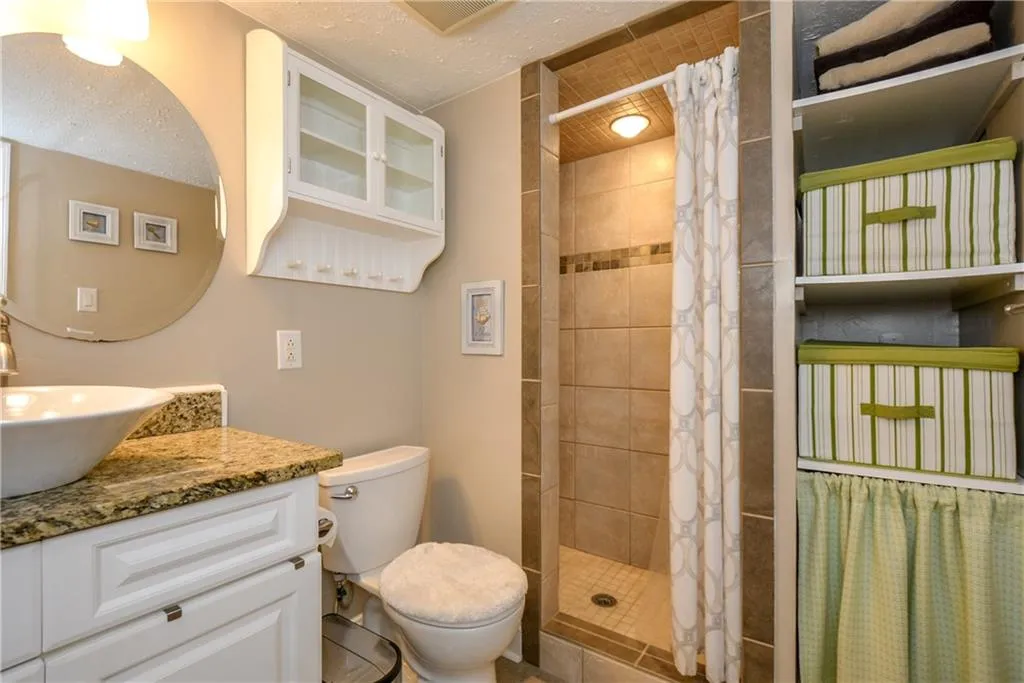 6980 Roswell Road Ne Unit D9, Atlanta, Georgia 30328, 1 Bedroom Bedrooms, ,Residential,Sold,6980 Roswell Road Ne Unit D9,6513436