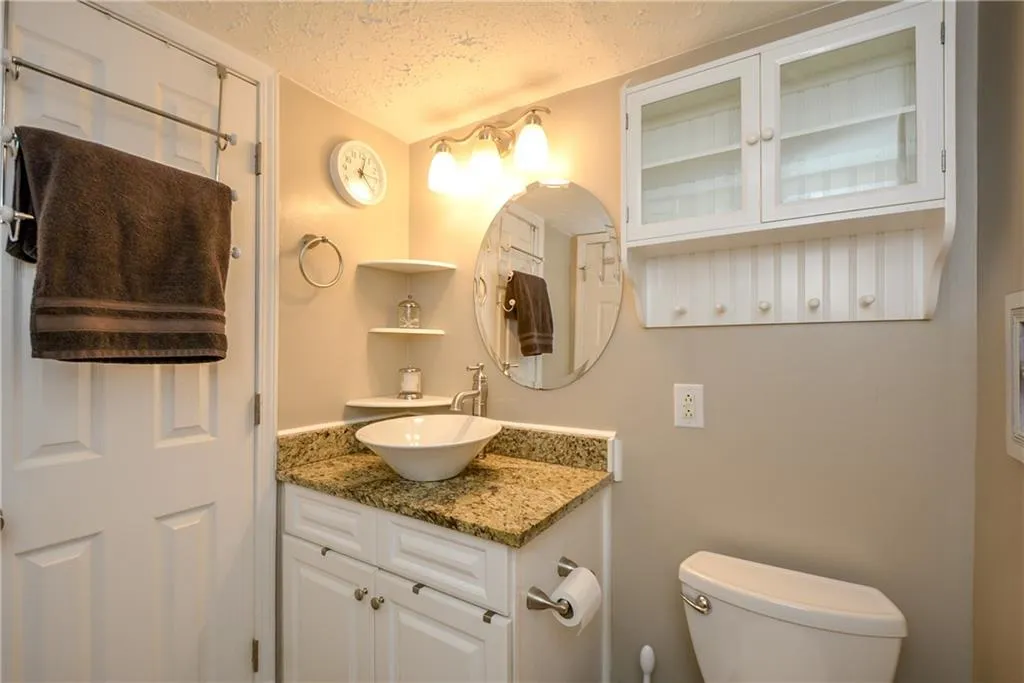 6980 Roswell Road Ne Unit D9, Atlanta, Georgia 30328, 1 Bedroom Bedrooms, ,Residential,Sold,6980 Roswell Road Ne Unit D9,6513436