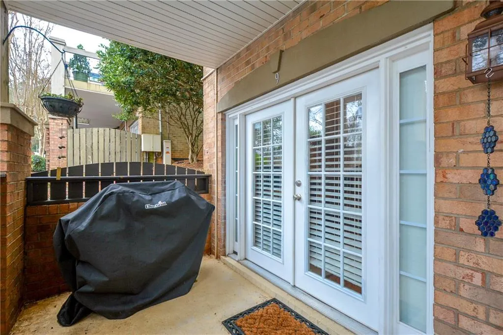 6980 Roswell Road Ne Unit D9, Atlanta, Georgia 30328, 1 Bedroom Bedrooms, ,Residential,Sold,6980 Roswell Road Ne Unit D9,6513436