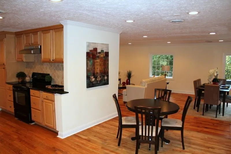 5150 High Point Road Ne, Atlanta, Georgia 30342, 3 Bedrooms Bedrooms, ,2 BathroomsBathrooms,Residential,Sold,5150 High Point Road Ne,5615750