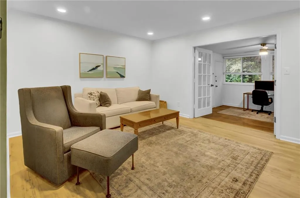 12 Vista Square Nw, Atlanta, Georgia 30327, 2 Bedrooms Bedrooms, ,2 BathroomsBathrooms,Residential,For Sale,12 Vista Square Nw,7614975