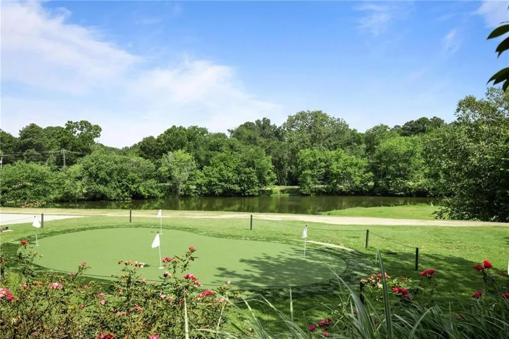 12 Vista Square Nw, Atlanta, Georgia 30327, 2 Bedrooms Bedrooms, ,2 BathroomsBathrooms,Residential,For Sale,12 Vista Square Nw,7614975