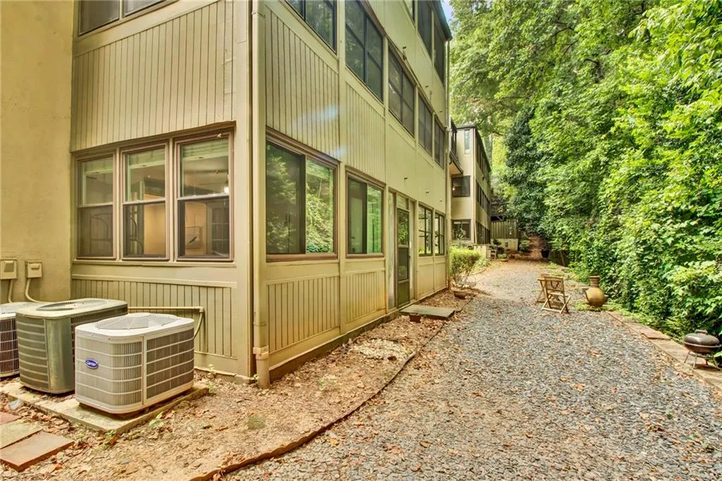 12 Vista Square Nw, Atlanta, Georgia 30327, 2 Bedrooms Bedrooms, ,2 BathroomsBathrooms,Residential,For Sale,12 Vista Square Nw,7614975