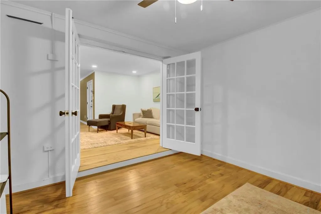 12 Vista Square Nw, Atlanta, Georgia 30327, 2 Bedrooms Bedrooms, ,2 BathroomsBathrooms,Residential,For Sale,12 Vista Square Nw,7614975