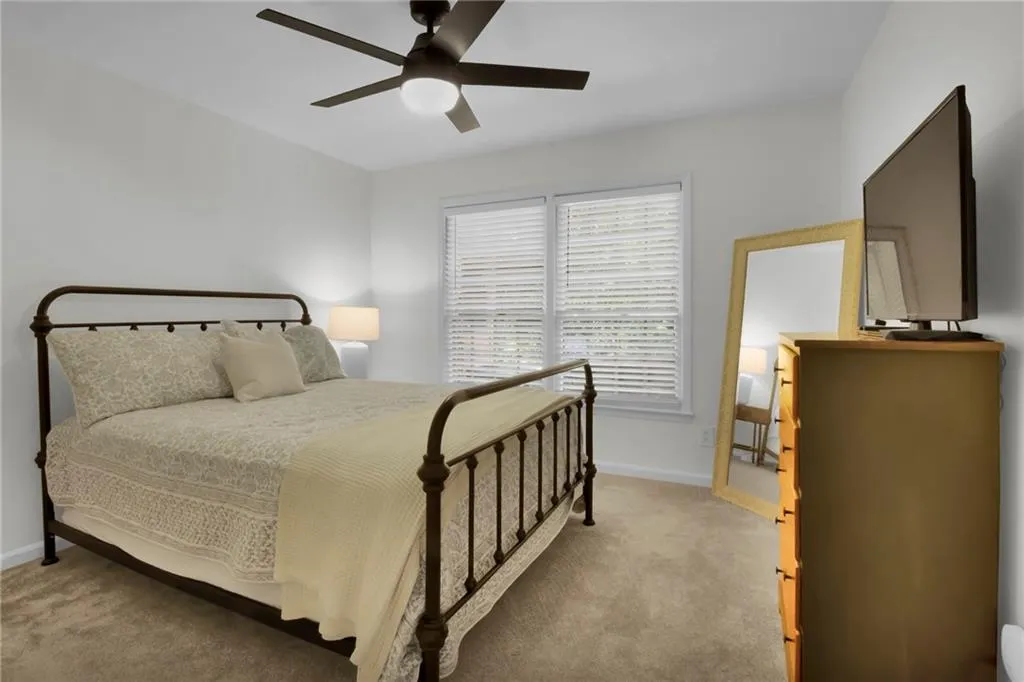 12 Vista Square Nw, Atlanta, Georgia 30327, 2 Bedrooms Bedrooms, ,2 BathroomsBathrooms,Residential,For Sale,12 Vista Square Nw,7614975