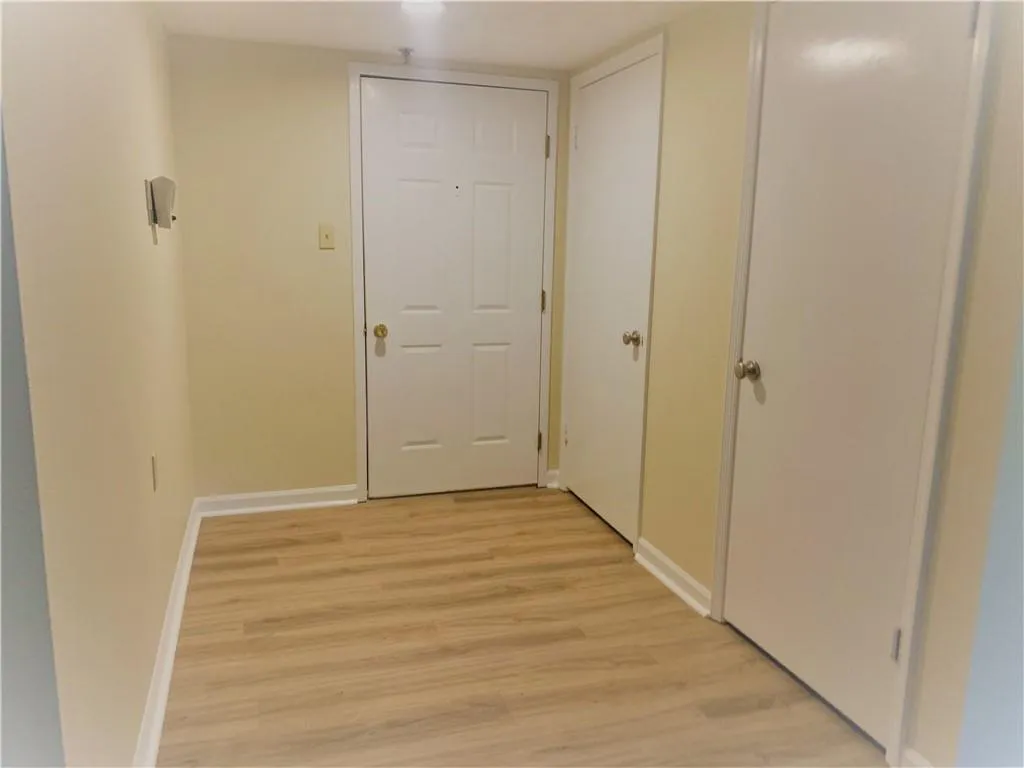 475 Mount Vernon Highway Ne Unit 117a, Sandy Springs, Georgia 30328, 1 Bedroom Bedrooms, ,1 BathroomBathrooms,Residential,Sold,475 Mount Vernon Highway Ne Unit 117a,6747495
