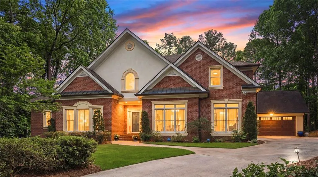Welcome Home!  Desirable Wesley Oaks Community!