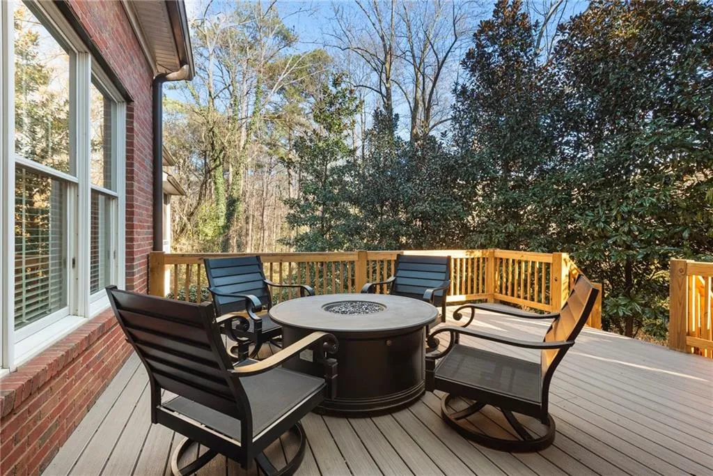 Just off the kitchen and breakfast room is a new trex deck!