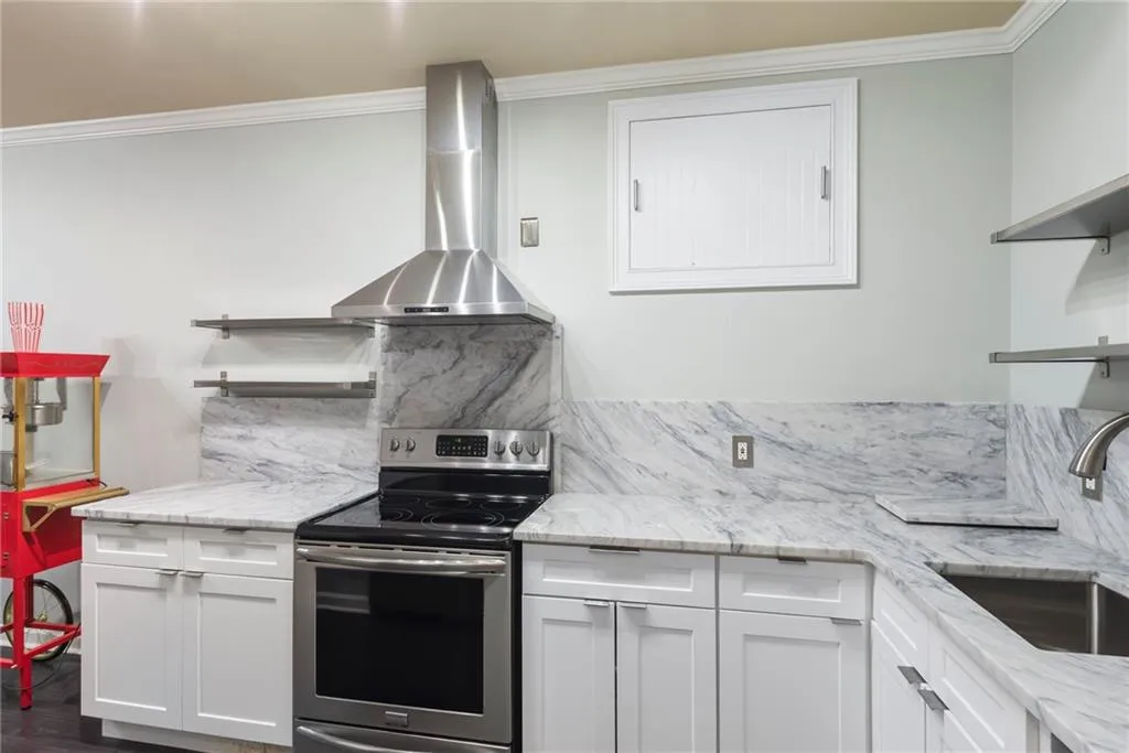Full updated kitchen in the terrace level basement