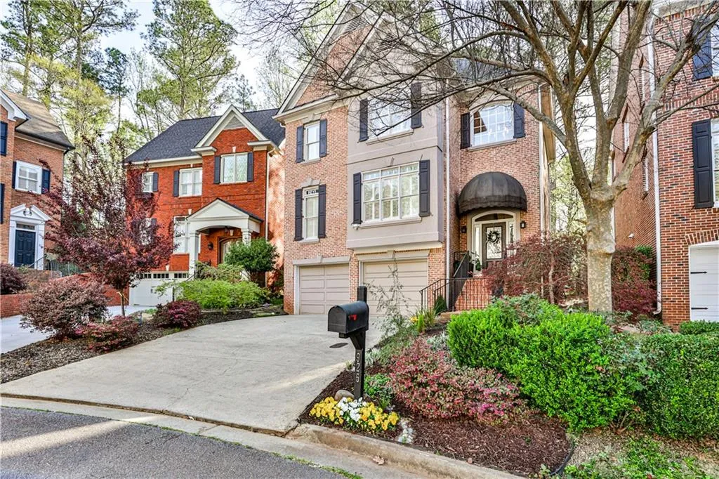 925 Roberts Landing Cove, Sandy Springs, Georgia 30350, 4 Bedrooms Bedrooms, ,3 BathroomsBathrooms,Residential,Sold,925 Roberts Landing Cove,7026717