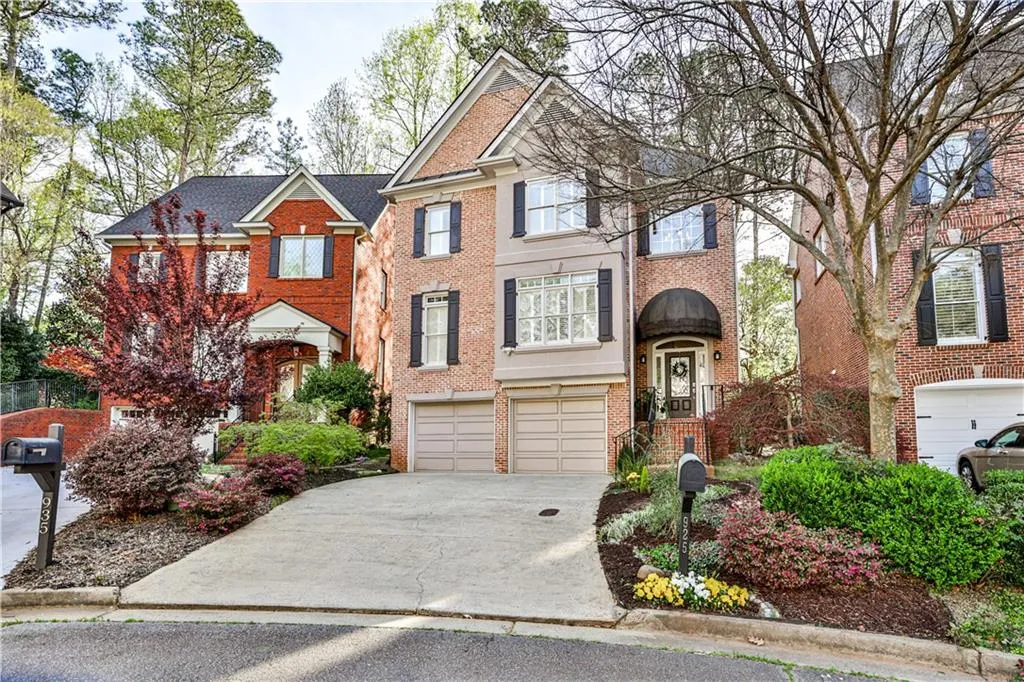 925 Roberts Landing Cove, Sandy Springs, Georgia 30350, 4 Bedrooms Bedrooms, ,3 BathroomsBathrooms,Residential,Sold,925 Roberts Landing Cove,7026717