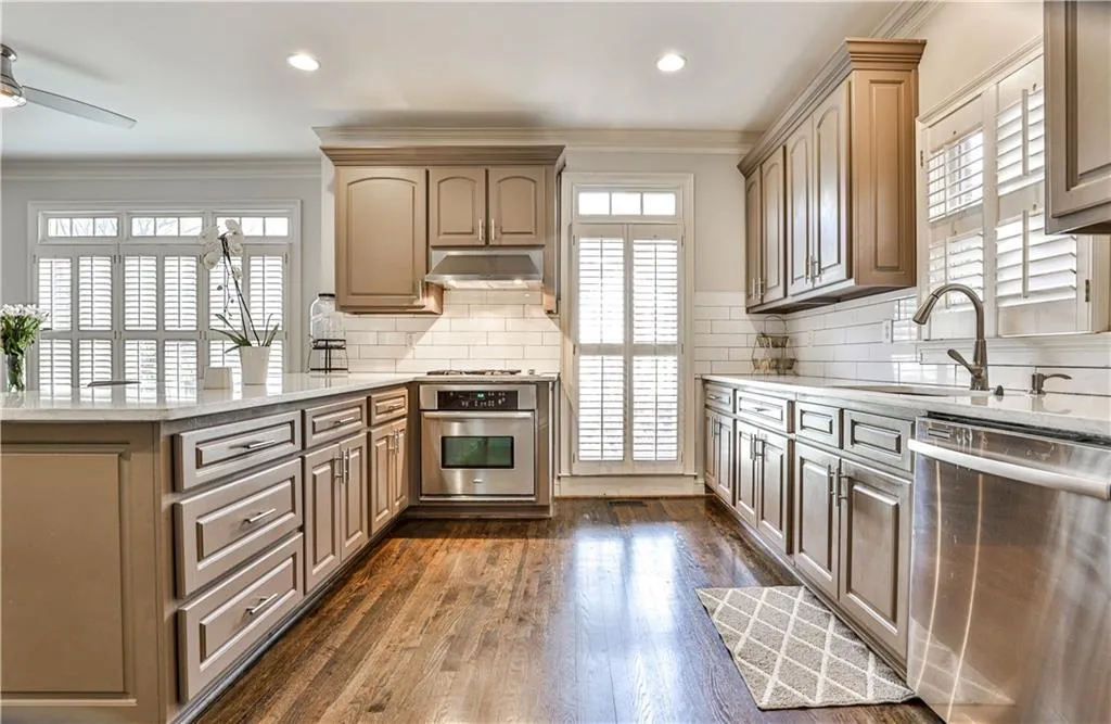 925 Roberts Landing Cove, Sandy Springs, Georgia 30350, 4 Bedrooms Bedrooms, ,3 BathroomsBathrooms,Residential,Sold,925 Roberts Landing Cove,7026717