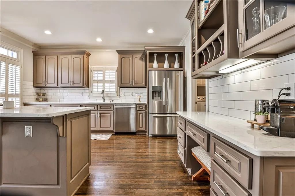 925 Roberts Landing Cove, Sandy Springs, Georgia 30350, 4 Bedrooms Bedrooms, ,3 BathroomsBathrooms,Residential,Sold,925 Roberts Landing Cove,7026717