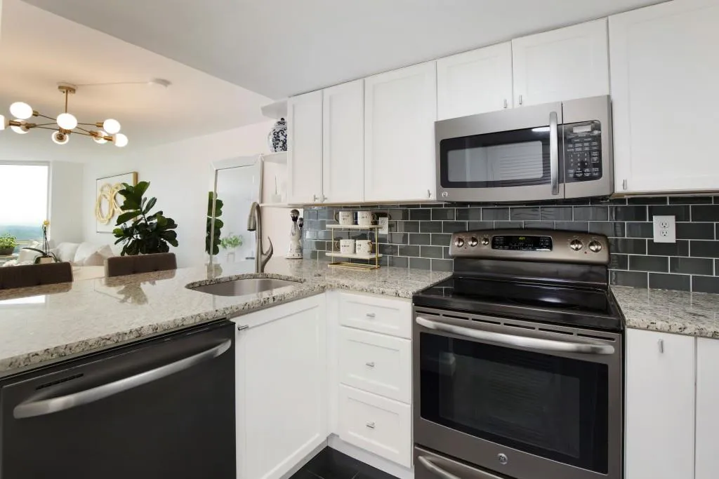 2870 Pharr Court Unit 2902, Atlanta, Georgia 30305, 1 Bedroom Bedrooms, ,1 BathroomBathrooms,Residential,For Sale,2870 Pharr Court Unit 2902,7648111