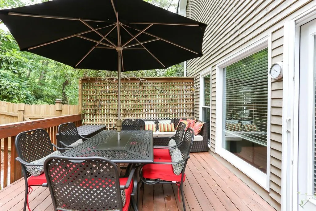 450 W Spalding Drive, Sandy Springs, Georgia 30328, 5 Bedrooms Bedrooms, ,3 BathroomsBathrooms,Residential,Sold,450 W Spalding Drive,6569443