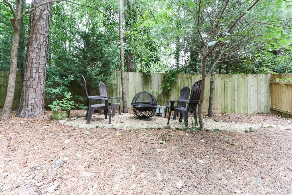 450 W Spalding Drive, Sandy Springs, Georgia 30328, 5 Bedrooms Bedrooms, ,3 BathroomsBathrooms,Residential,Sold,450 W Spalding Drive,6569443