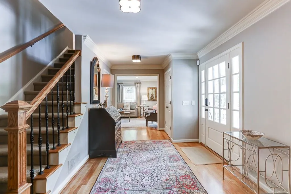 450 W Spalding Drive, Sandy Springs, Georgia 30328, 5 Bedrooms Bedrooms, ,3 BathroomsBathrooms,Residential,Sold,450 W Spalding Drive,6569443