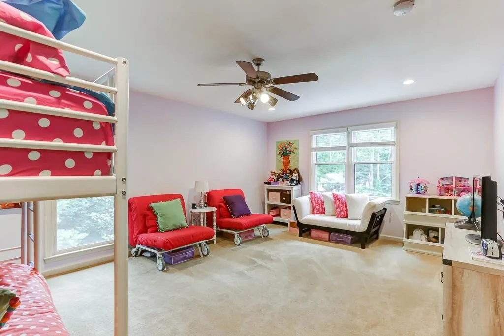 450 W Spalding Drive, Sandy Springs, Georgia 30328, 5 Bedrooms Bedrooms, ,3 BathroomsBathrooms,Residential,Sold,450 W Spalding Drive,6569443