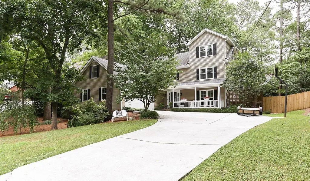 450 W Spalding Drive, Sandy Springs, Georgia 30328, 5 Bedrooms Bedrooms, ,3 BathroomsBathrooms,Residential,Sold,450 W Spalding Drive,6569443