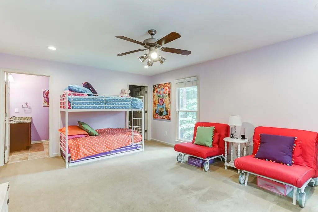 450 W Spalding Drive, Sandy Springs, Georgia 30328, 5 Bedrooms Bedrooms, ,3 BathroomsBathrooms,Residential,Sold,450 W Spalding Drive,6569443