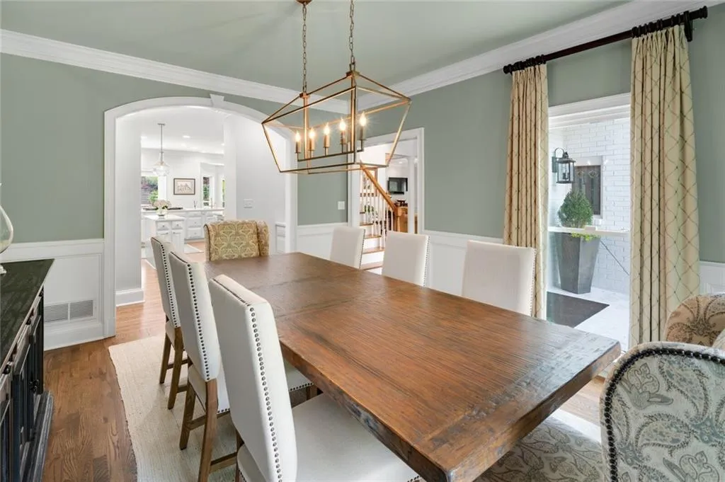 5575 Glen Errol Road, Sandy Springs, Georgia 30327, 5 Bedrooms Bedrooms, ,6 BathroomsBathrooms,Residential,Sold,5575 Glen Errol Road,7030909