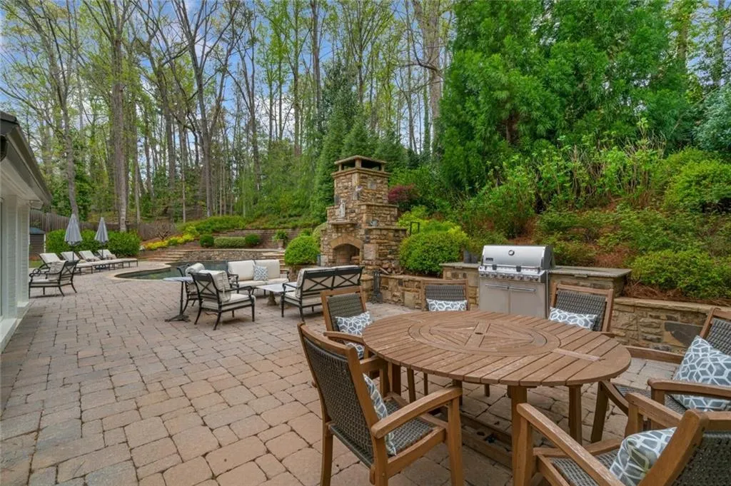 5575 Glen Errol Road, Sandy Springs, Georgia 30327, 5 Bedrooms Bedrooms, ,6 BathroomsBathrooms,Residential,Sold,5575 Glen Errol Road,7030909