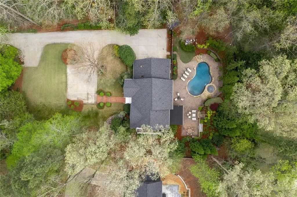 5575 Glen Errol Road, Sandy Springs, Georgia 30327, 5 Bedrooms Bedrooms, ,6 BathroomsBathrooms,Residential,Sold,5575 Glen Errol Road,7030909