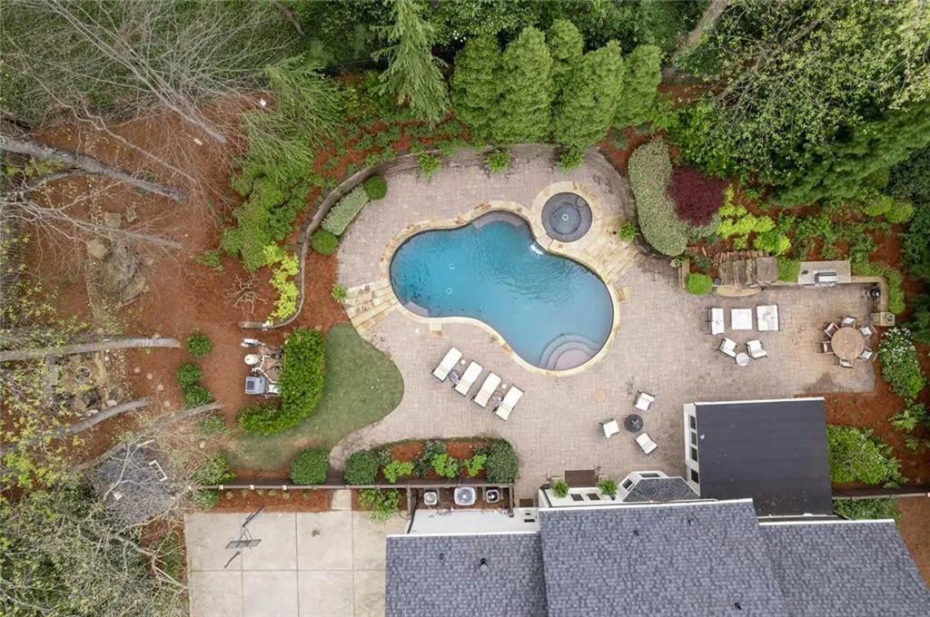 5575 Glen Errol Road, Sandy Springs, Georgia 30327, 5 Bedrooms Bedrooms, ,6 BathroomsBathrooms,Residential,Sold,5575 Glen Errol Road,7030909