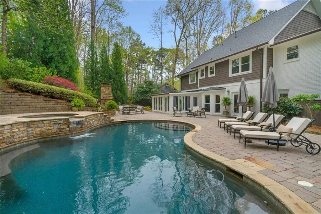 5575 Glen Errol Road, Sandy Springs, Georgia 30327, 5 Bedrooms Bedrooms, ,6 BathroomsBathrooms,Residential,Sold,5575 Glen Errol Road,7030909