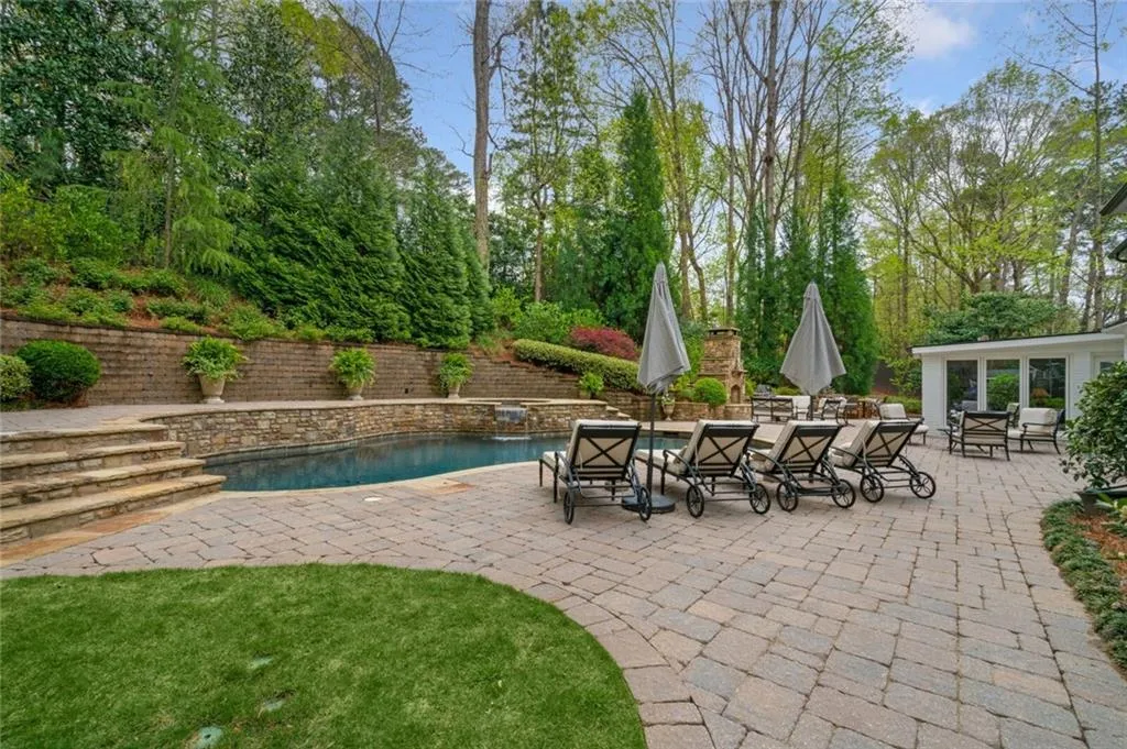 5575 Glen Errol Road, Sandy Springs, Georgia 30327, 5 Bedrooms Bedrooms, ,6 BathroomsBathrooms,Residential,Sold,5575 Glen Errol Road,7030909