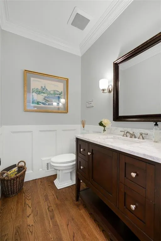 5575 Glen Errol Road, Sandy Springs, Georgia 30327, 5 Bedrooms Bedrooms, ,6 BathroomsBathrooms,Residential,Sold,5575 Glen Errol Road,7030909