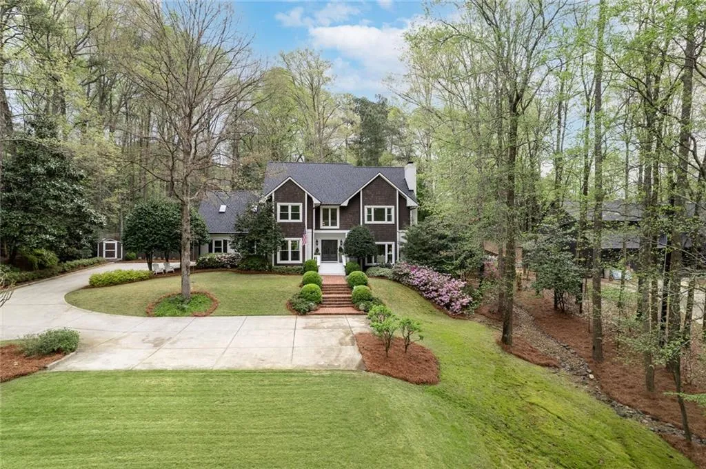 5575 Glen Errol Road, Sandy Springs, Georgia 30327, 5 Bedrooms Bedrooms, ,6 BathroomsBathrooms,Residential,Sold,5575 Glen Errol Road,7030909