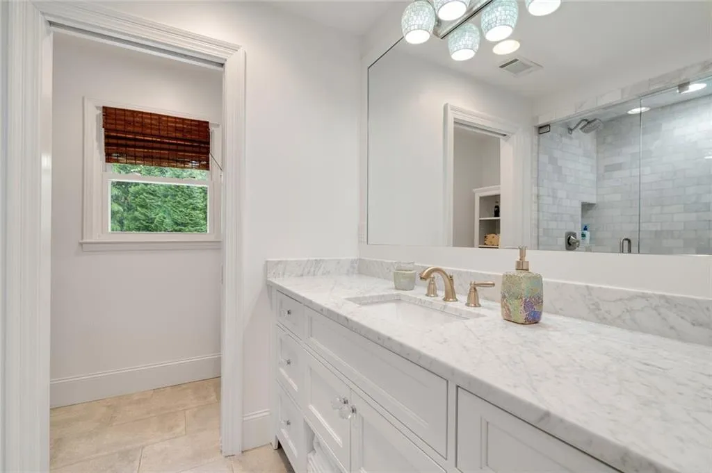 5575 Glen Errol Road, Sandy Springs, Georgia 30327, 5 Bedrooms Bedrooms, ,6 BathroomsBathrooms,Residential,Sold,5575 Glen Errol Road,7030909