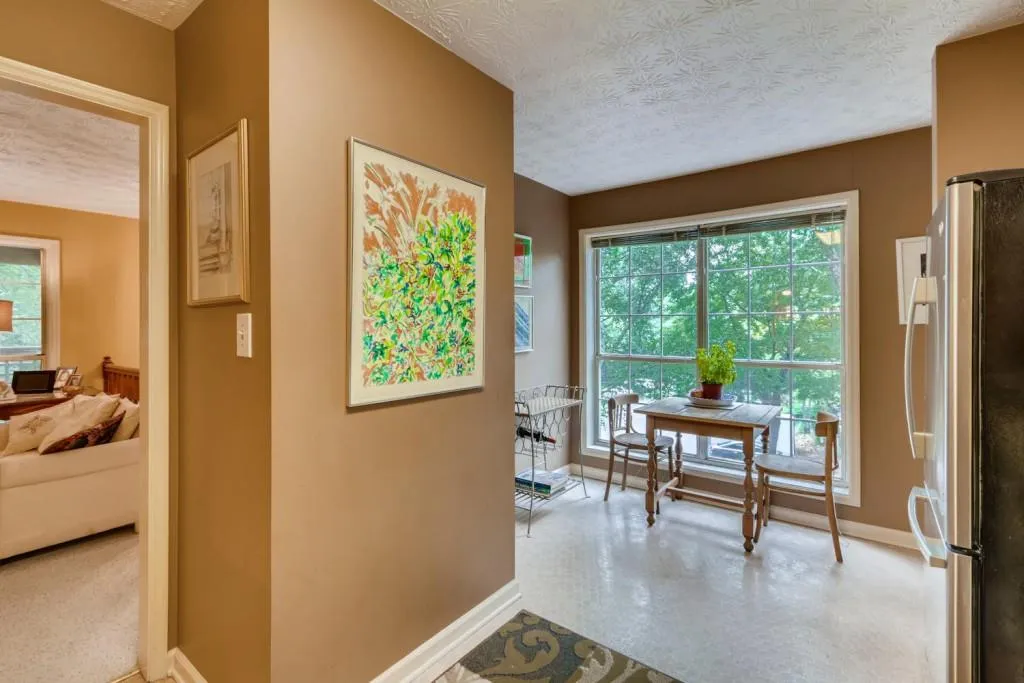 1004 Lenox Way Ne, Atlanta, Georgia 30324, 2 Bedrooms Bedrooms, ,1 BathroomBathrooms,Residential,Sold,1004 Lenox Way Ne,6566206