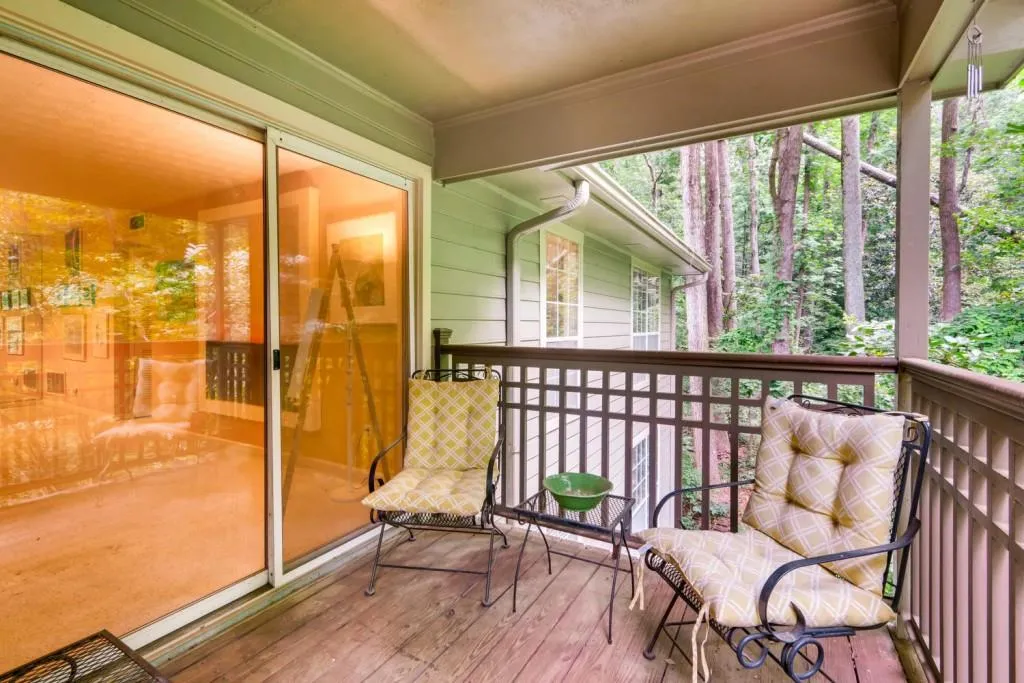 1004 Lenox Way Ne, Atlanta, Georgia 30324, 2 Bedrooms Bedrooms, ,1 BathroomBathrooms,Residential,Sold,1004 Lenox Way Ne,6566206