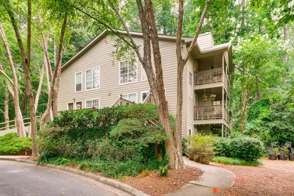 1004 Lenox Way Ne, Atlanta, Georgia 30324, 2 Bedrooms Bedrooms, ,1 BathroomBathrooms,Residential,Sold,1004 Lenox Way Ne,6566206