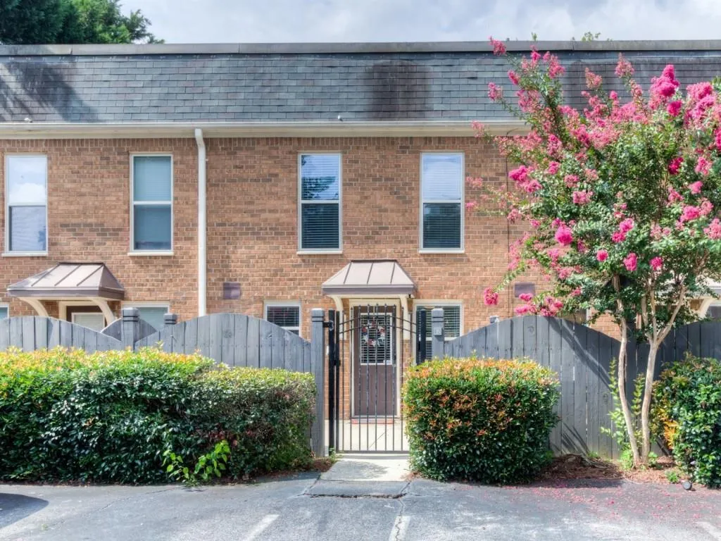 165 N River Drive Unit B, Sandy Springs, Georgia 30350, 2 Bedrooms Bedrooms, ,2 BathroomsBathrooms,Residential,Sold,165 N River Drive Unit B,6045825