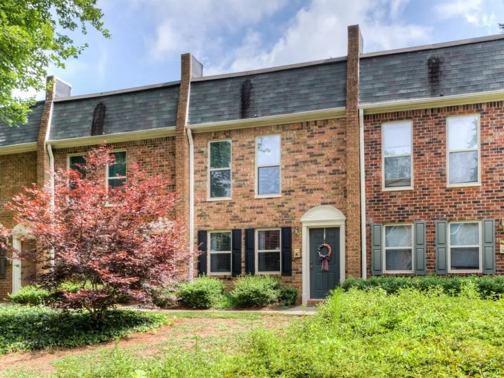 165 N River Drive Unit B, Sandy Springs, Georgia 30350, 2 Bedrooms Bedrooms, ,2 BathroomsBathrooms,Residential,Sold,165 N River Drive Unit B,6045825