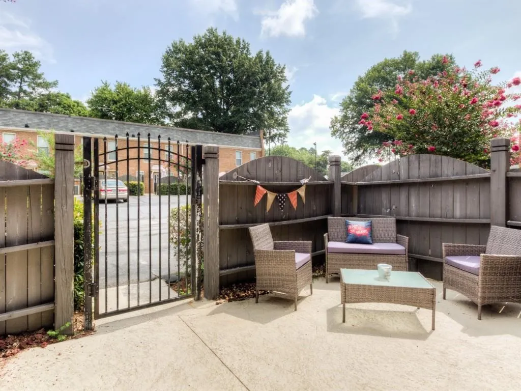 165 N River Drive Unit B, Sandy Springs, Georgia 30350, 2 Bedrooms Bedrooms, ,2 BathroomsBathrooms,Residential,Sold,165 N River Drive Unit B,6045825