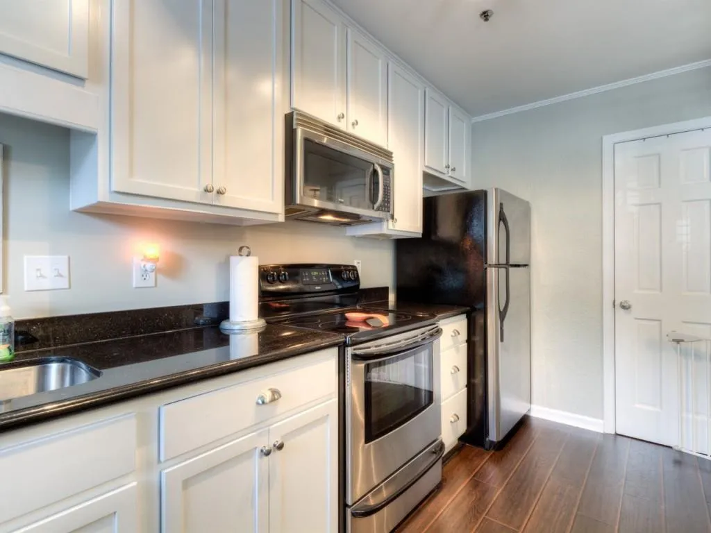 165 N River Drive Unit B, Sandy Springs, Georgia 30350, 2 Bedrooms Bedrooms, ,2 BathroomsBathrooms,Residential,Sold,165 N River Drive Unit B,6045825