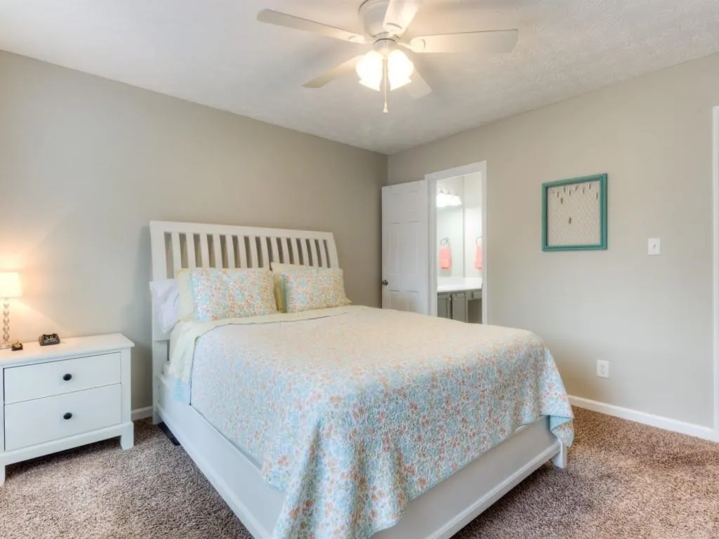 165 N River Drive Unit B, Sandy Springs, Georgia 30350, 2 Bedrooms Bedrooms, ,2 BathroomsBathrooms,Residential,Sold,165 N River Drive Unit B,6045825