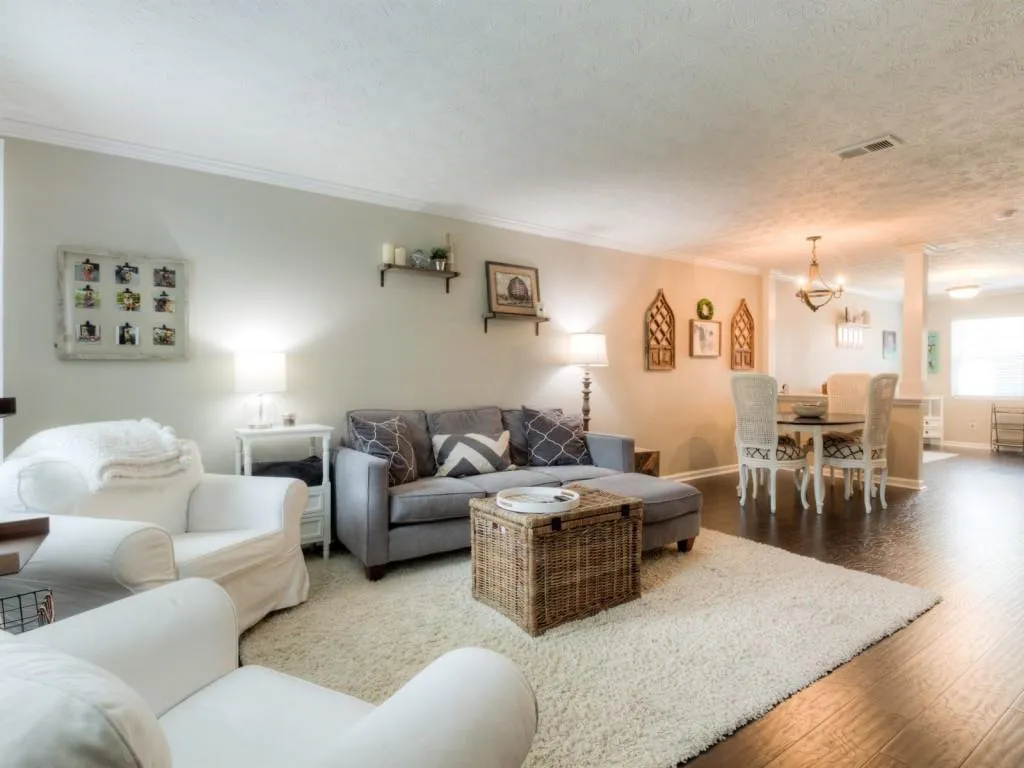 165 N River Drive Unit B, Sandy Springs, Georgia 30350, 2 Bedrooms Bedrooms, ,2 BathroomsBathrooms,Residential,Sold,165 N River Drive Unit B,6045825