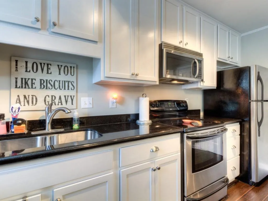 165 N River Drive Unit B, Sandy Springs, Georgia 30350, 2 Bedrooms Bedrooms, ,2 BathroomsBathrooms,Residential,Sold,165 N River Drive Unit B,6045825